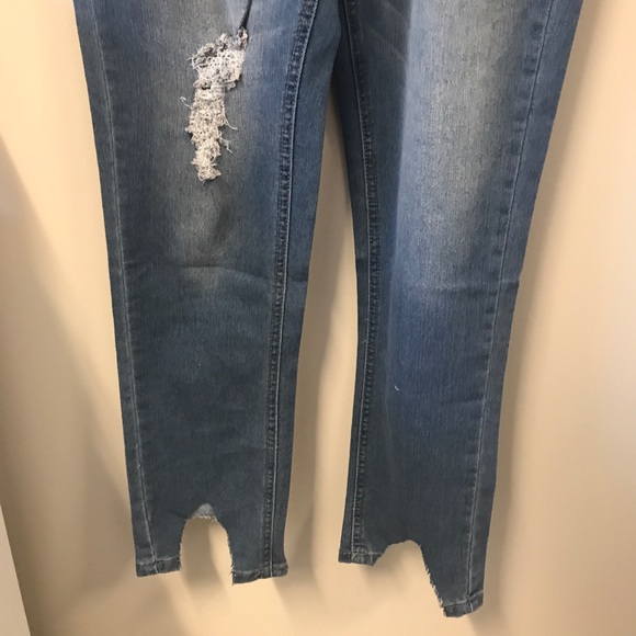 High-waisted Jeans - Picture 2 of 7